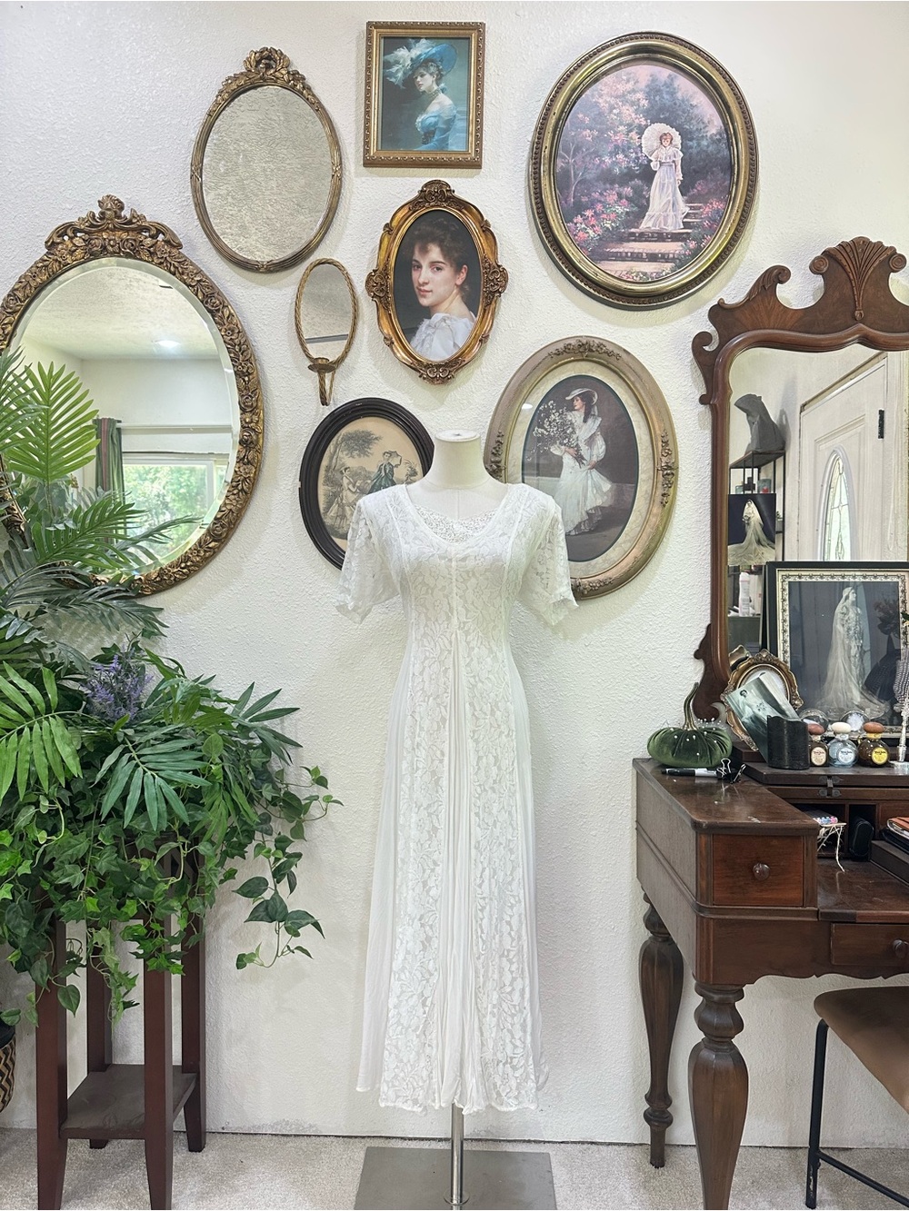 Vintage-Inspired White Maxi Dress with Lace Detail